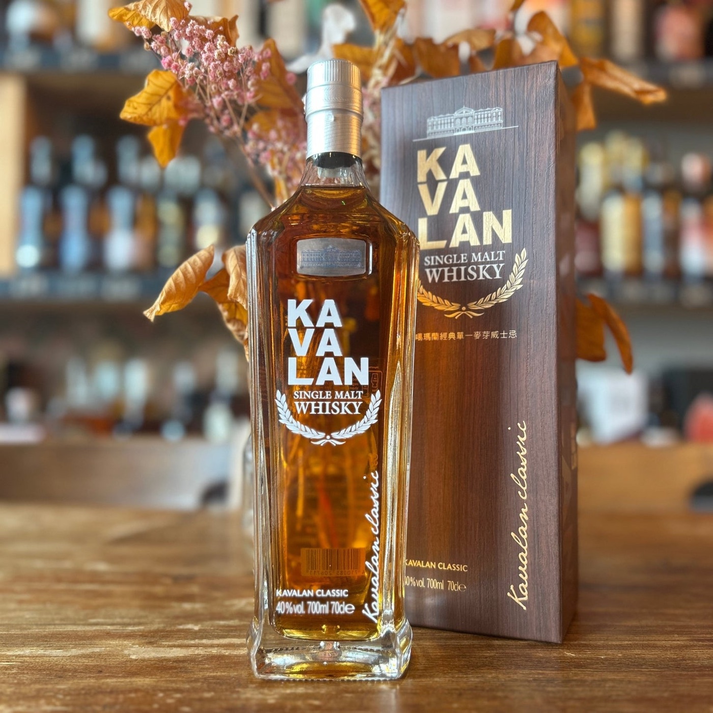 Kavalan Classic Single Malt com caixa de madeira